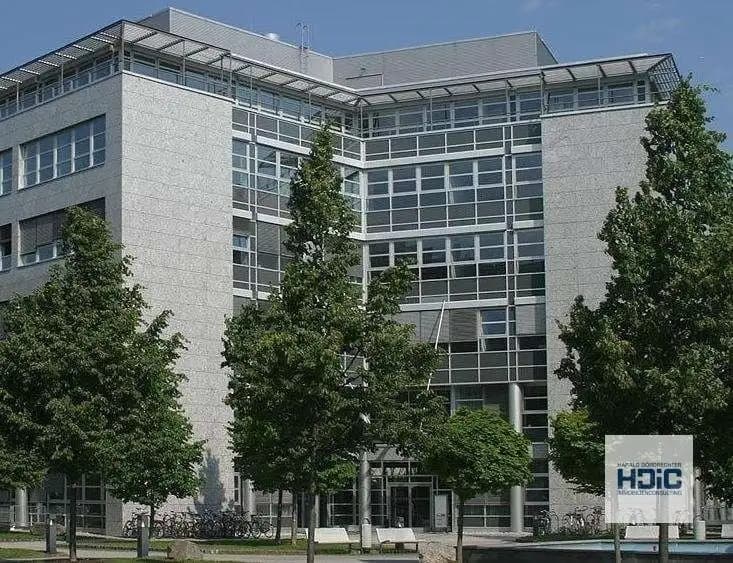 Lichtdurchflutete Büroflächen mit flexiblen Grundrissen