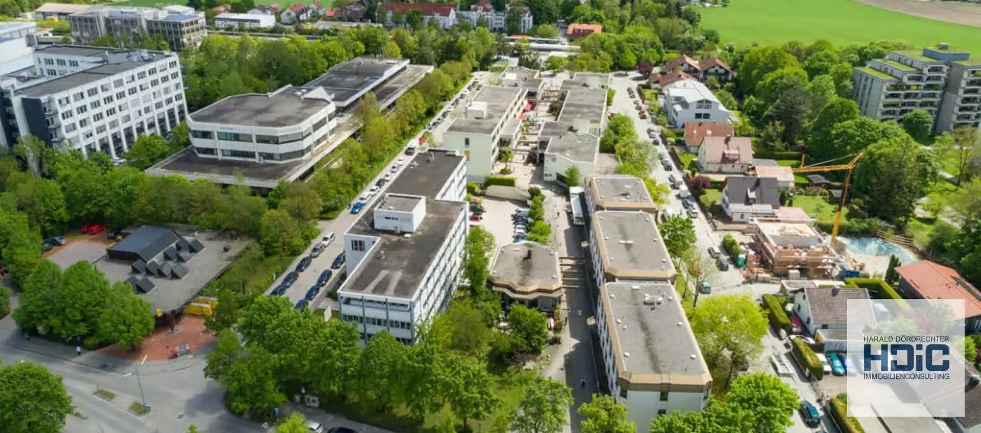 Vielseitige Gewerbeflächen in gewachsenem Wohn- und Geschäftsensemble