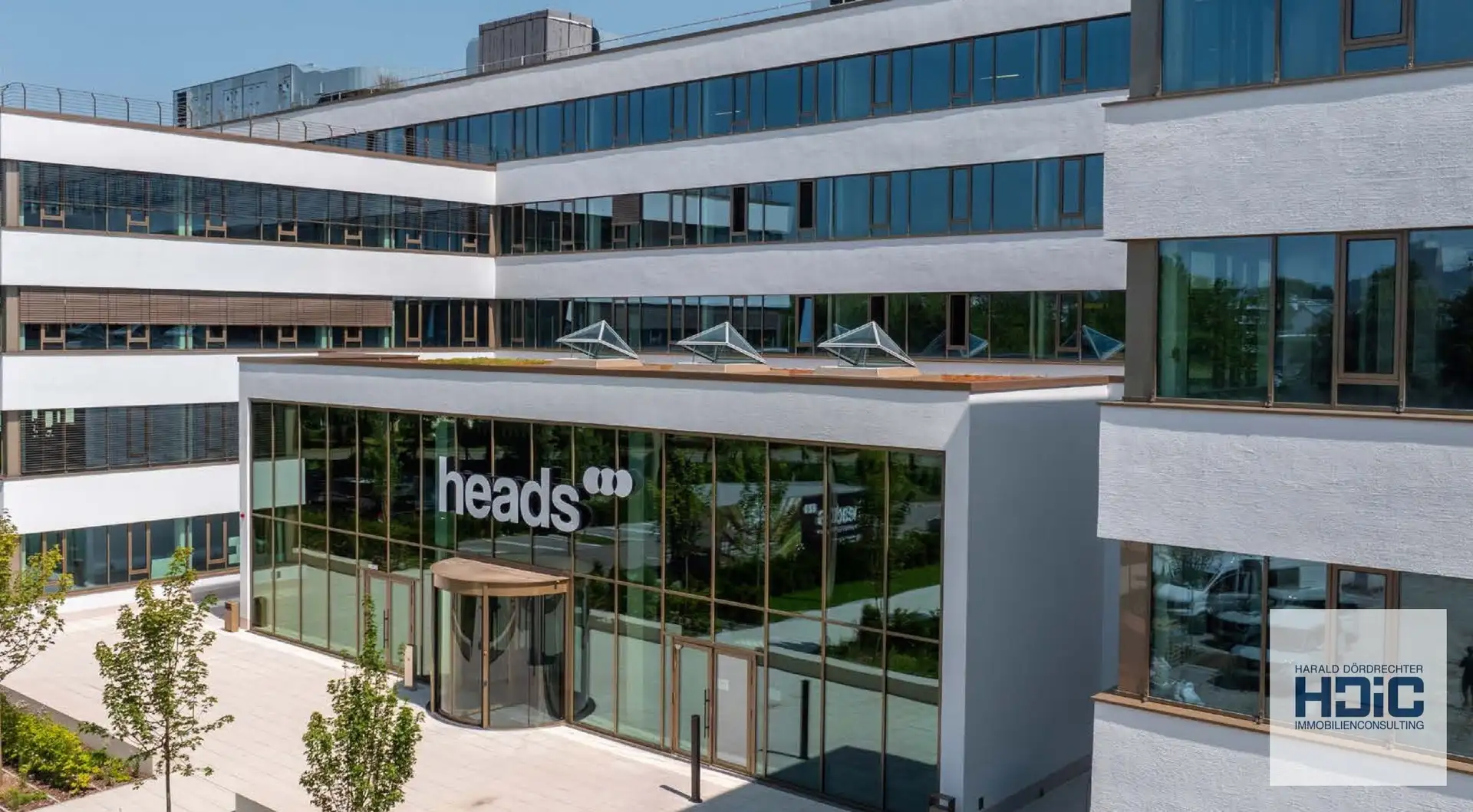 Preisgekrönte Bürowelten mit flexiblen Haus-im-Haus-Lösungen