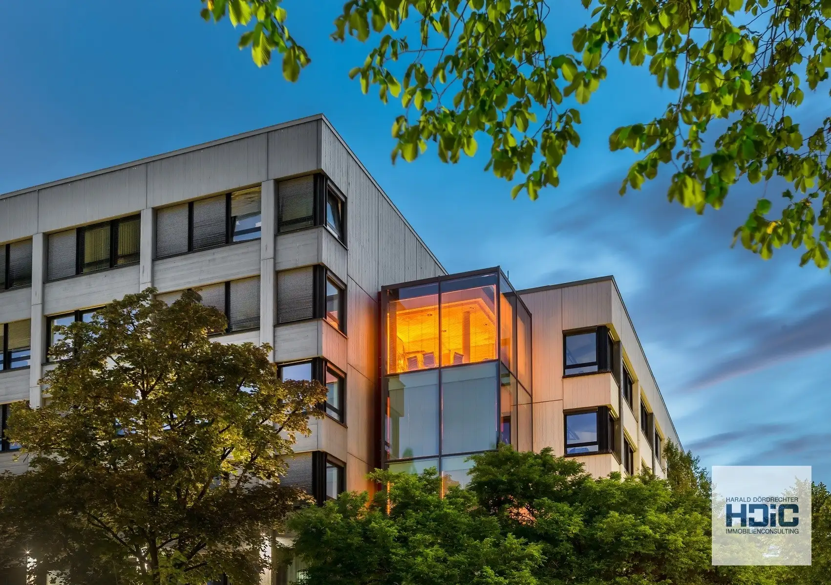 Revitalisierte Büroflächen mit repräsentativem Entrée